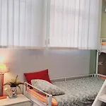 Freedom65 Hostel And Caravan