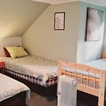 Freedom65 Hostel And Caravan