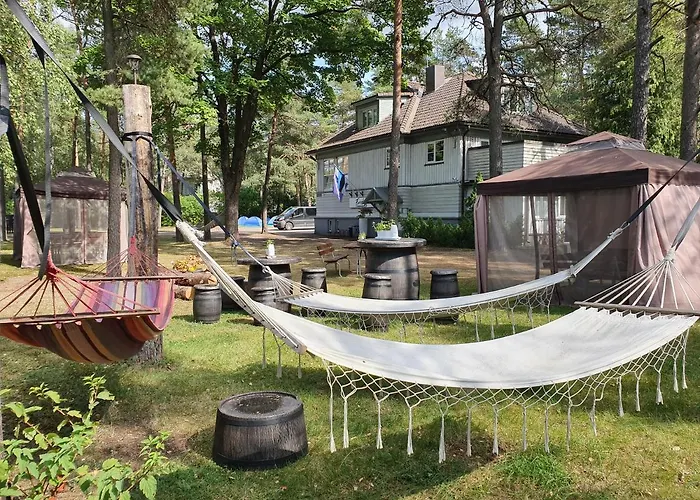 Freedom65 Hostel And Caravan