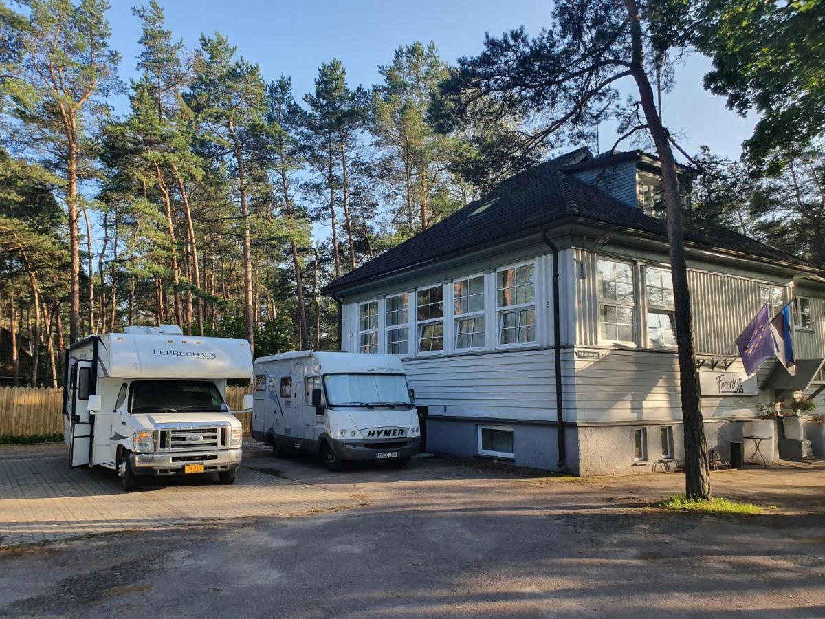 Freedom65 And Caravan Hostel Tallinn